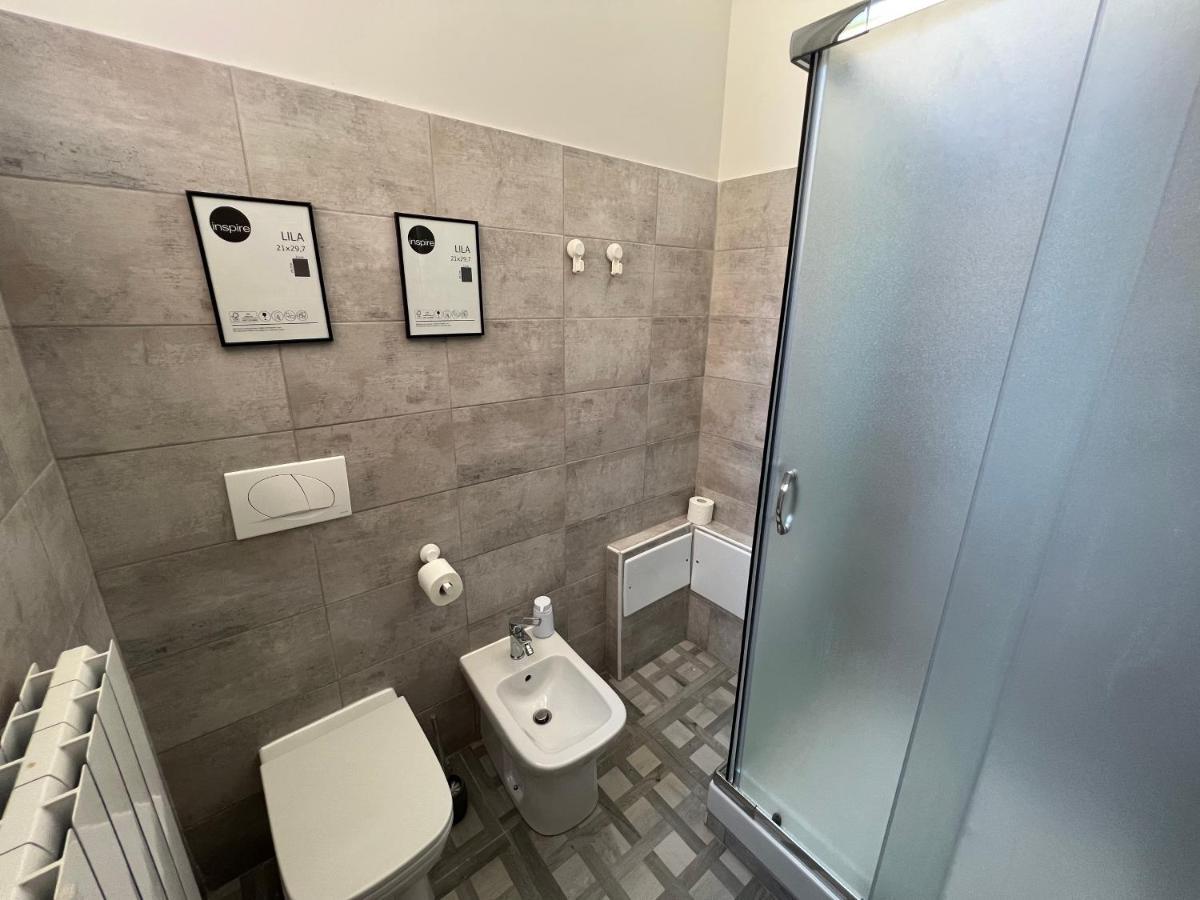 Hostal Metro Young