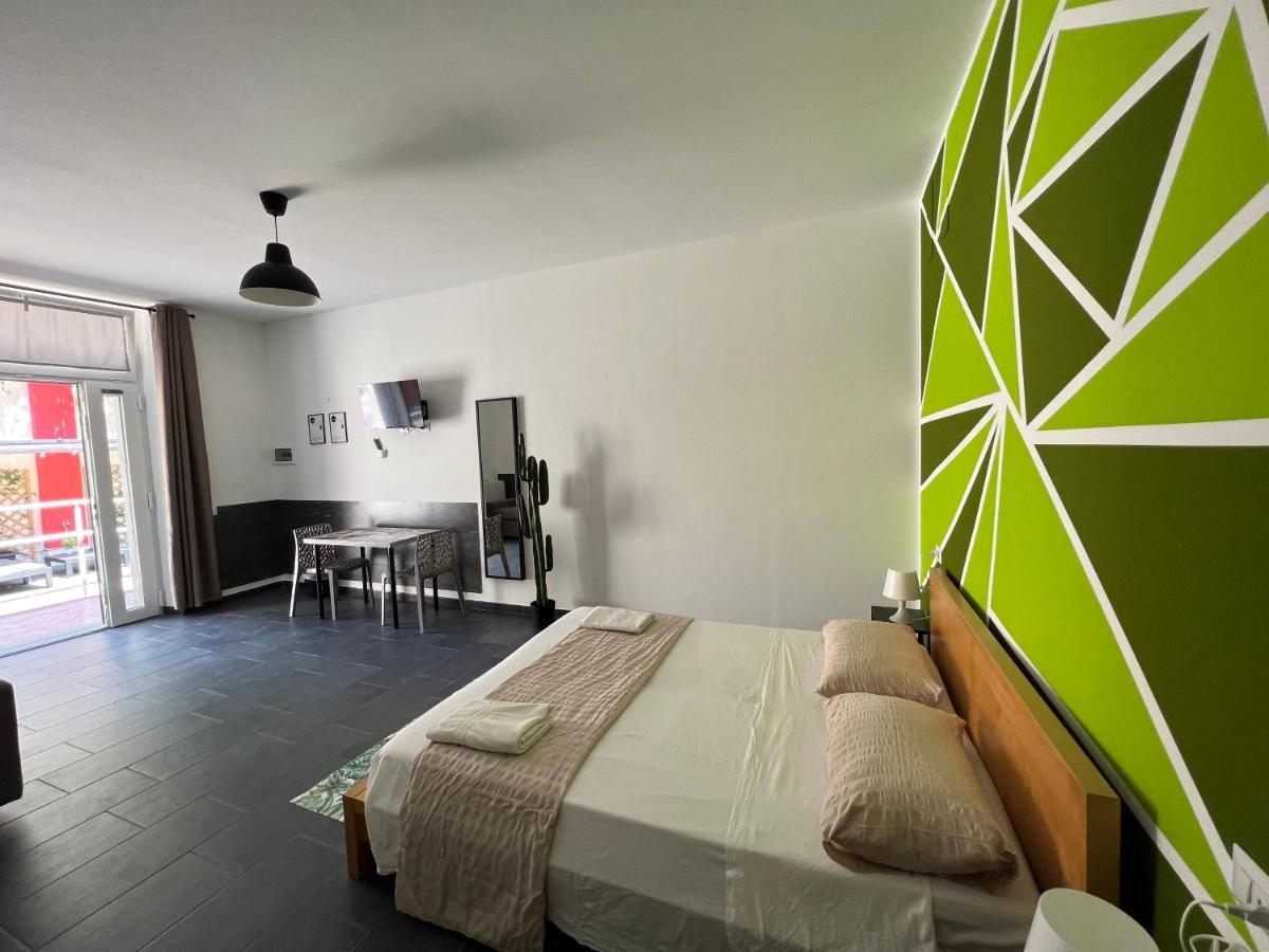 Metro Young Hostal