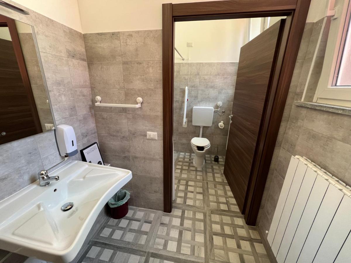 Metro Young Hostal Turín