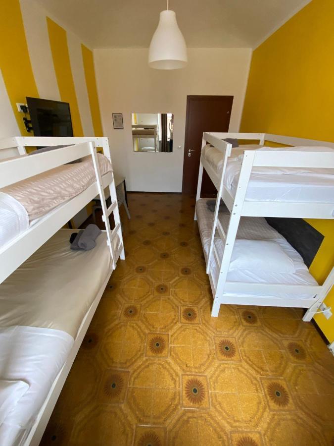Metro Young Hostal Turín